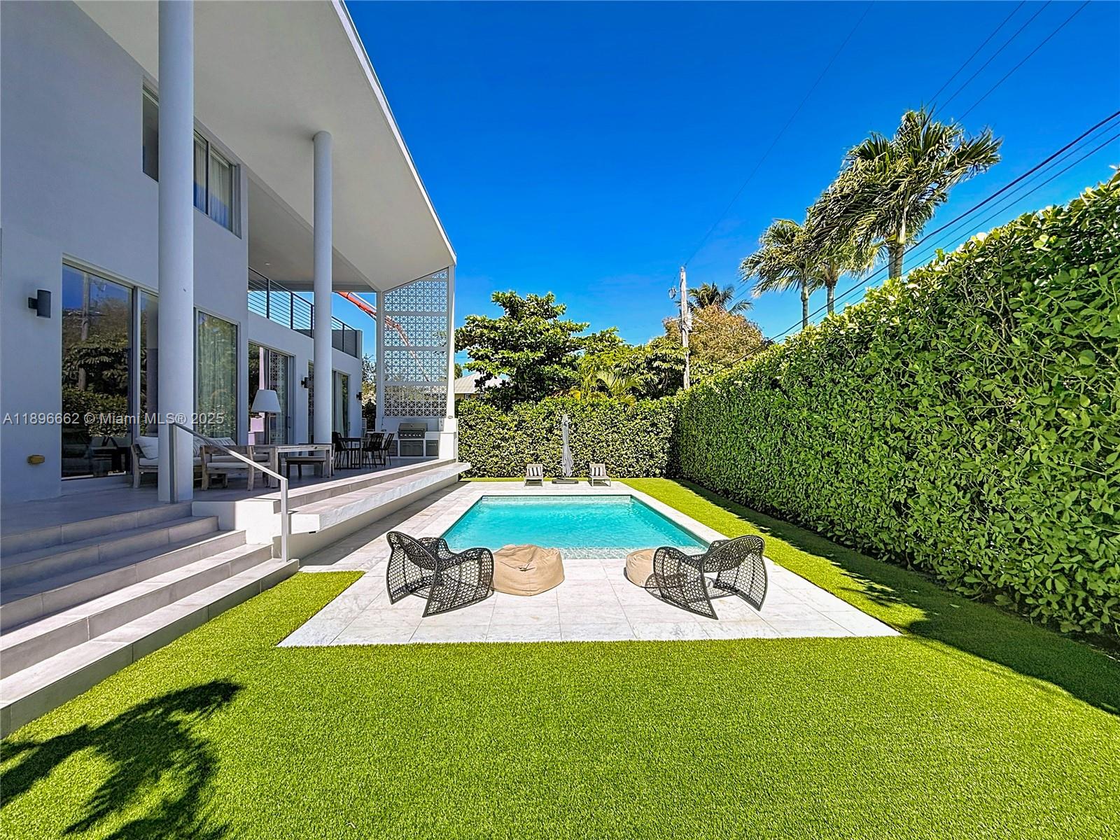 TROPICAL ISLE HOMES SUB - Residential