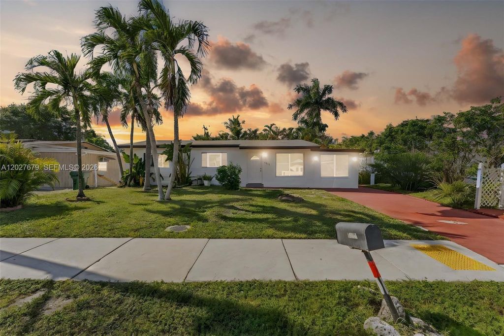 Photo of 4917 SW 43rd Ter #A, Dania Beach, FL 33314 (MLS # A12027679)