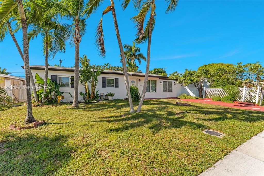 Photo of 4917 SW 43rd Ter #A, Dania Beach, FL 33314 (MLS # A12027679)