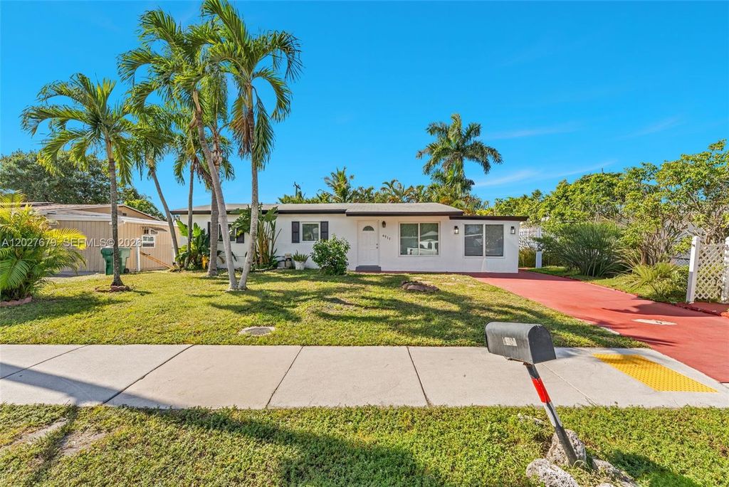 Photo of 4917 SW 43rd Ter #A, Dania Beach, FL 33314 (MLS # A12027679)
