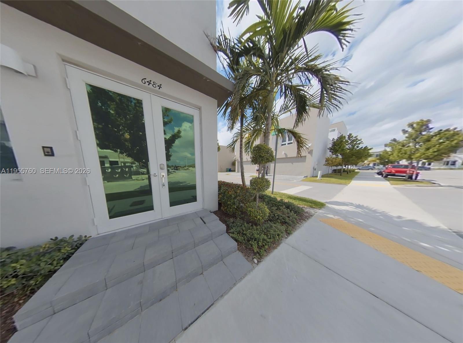 LANDMARK AT DORAL CENTRAL - Residential