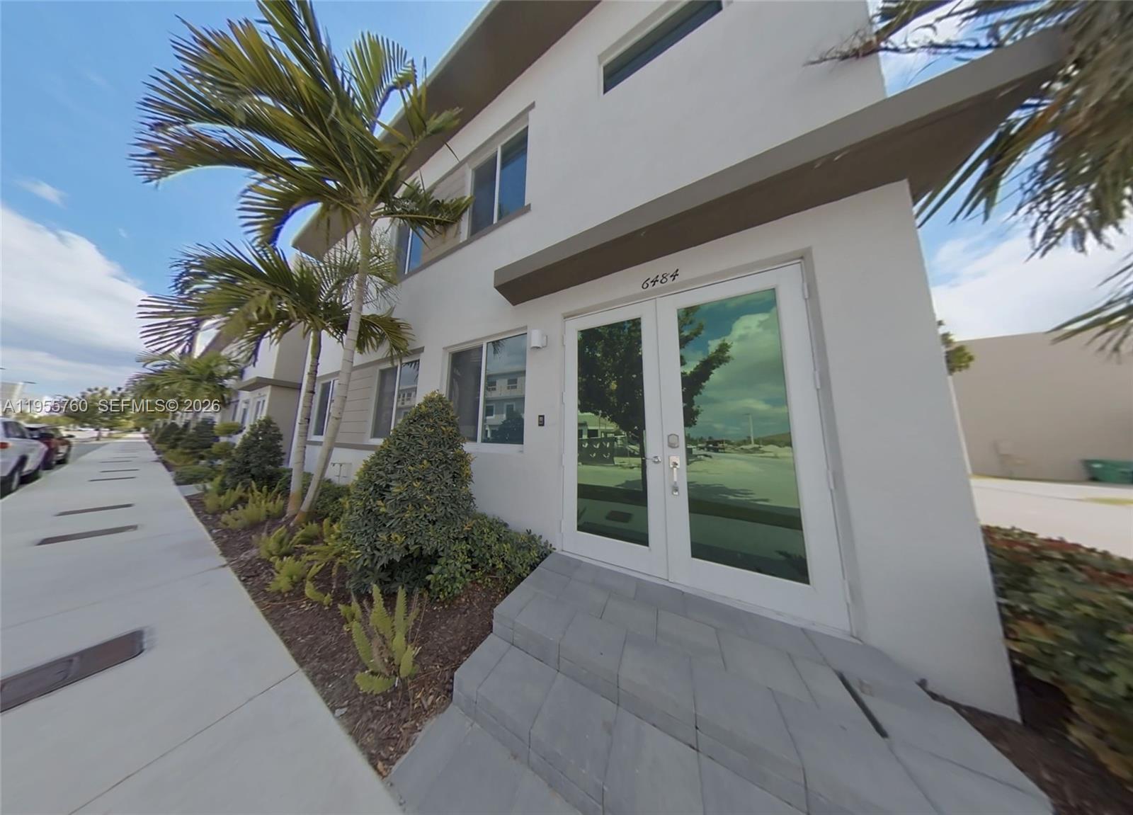 LANDMARK AT DORAL CENTRAL - Residential