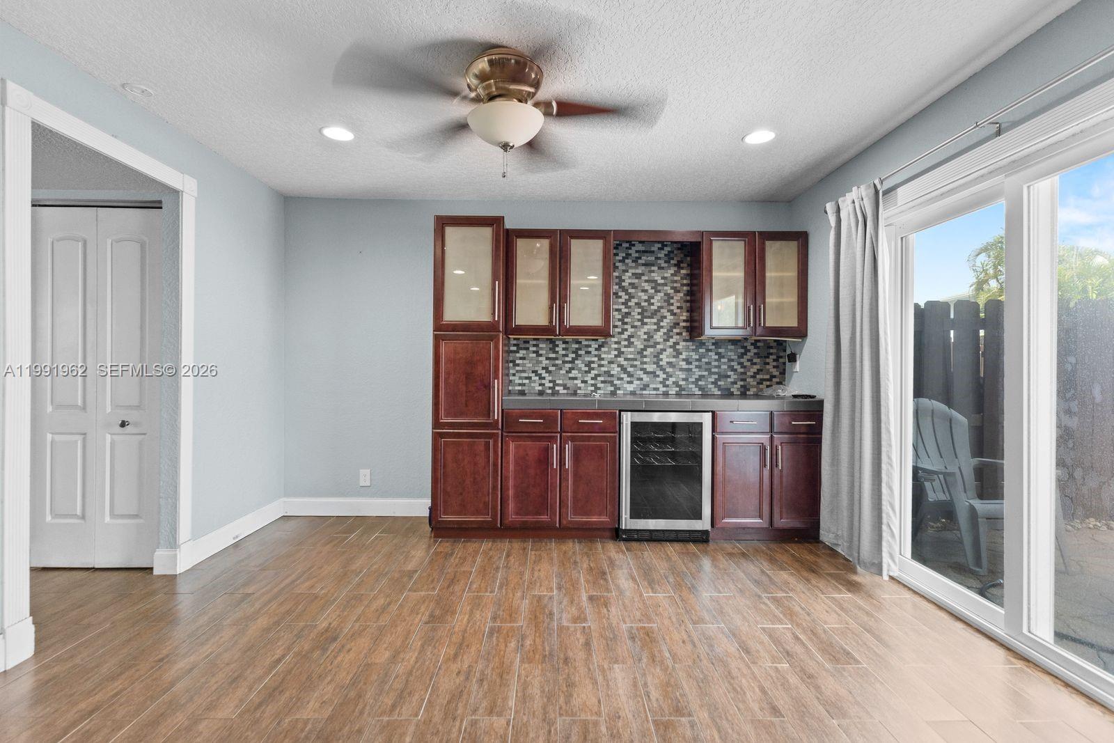 ARROWHEAD GOLF & TENNIS C - Residential Lease