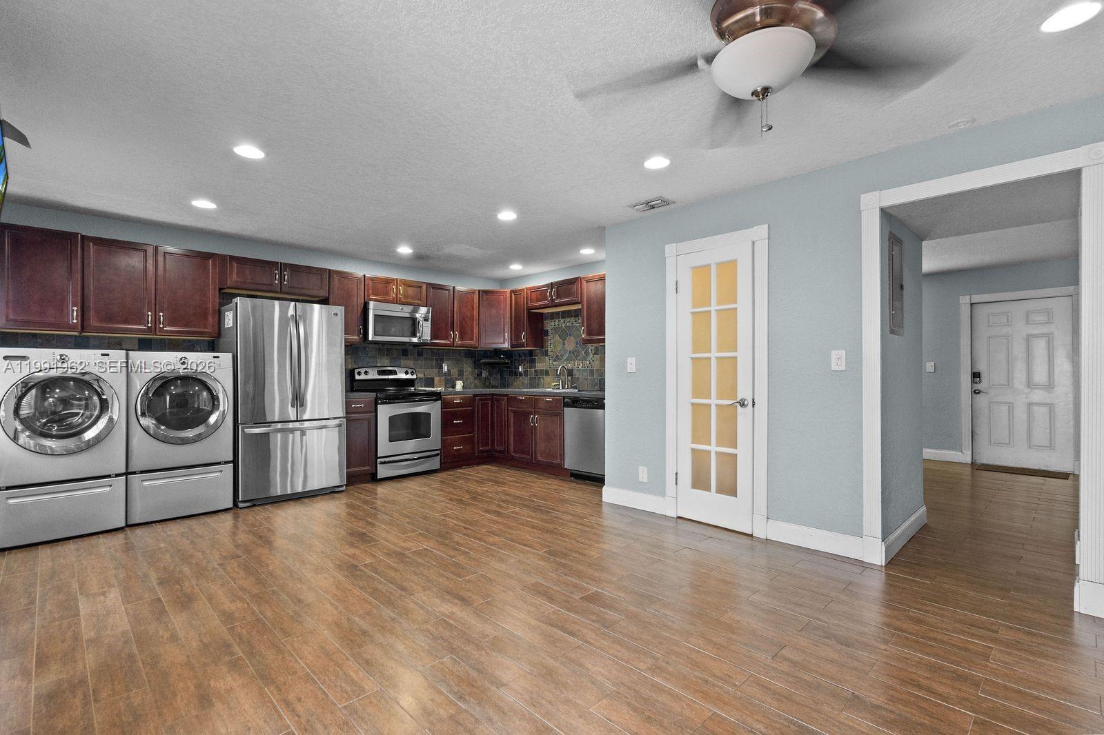 ARROWHEAD GOLF & TENNIS C - Residential Lease
