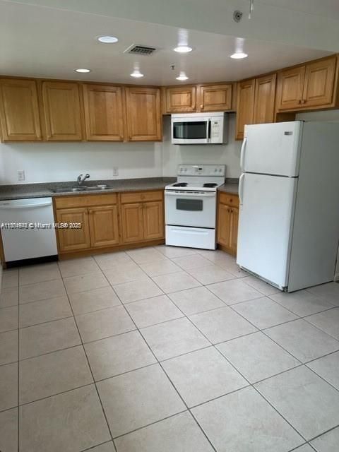 8226 CRESPI 3 Miami Beach FL 33141