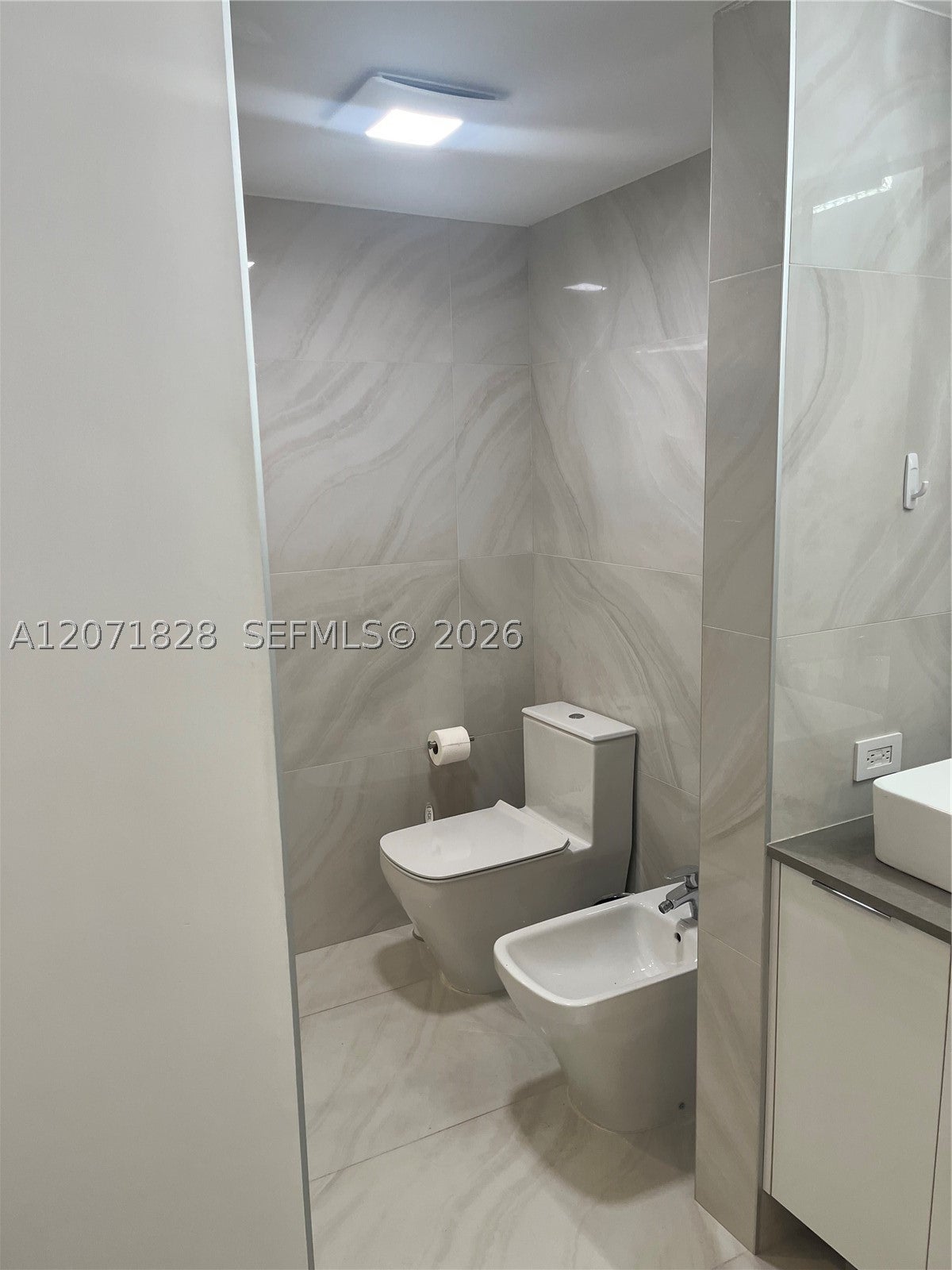 20191 E Country Club Dr