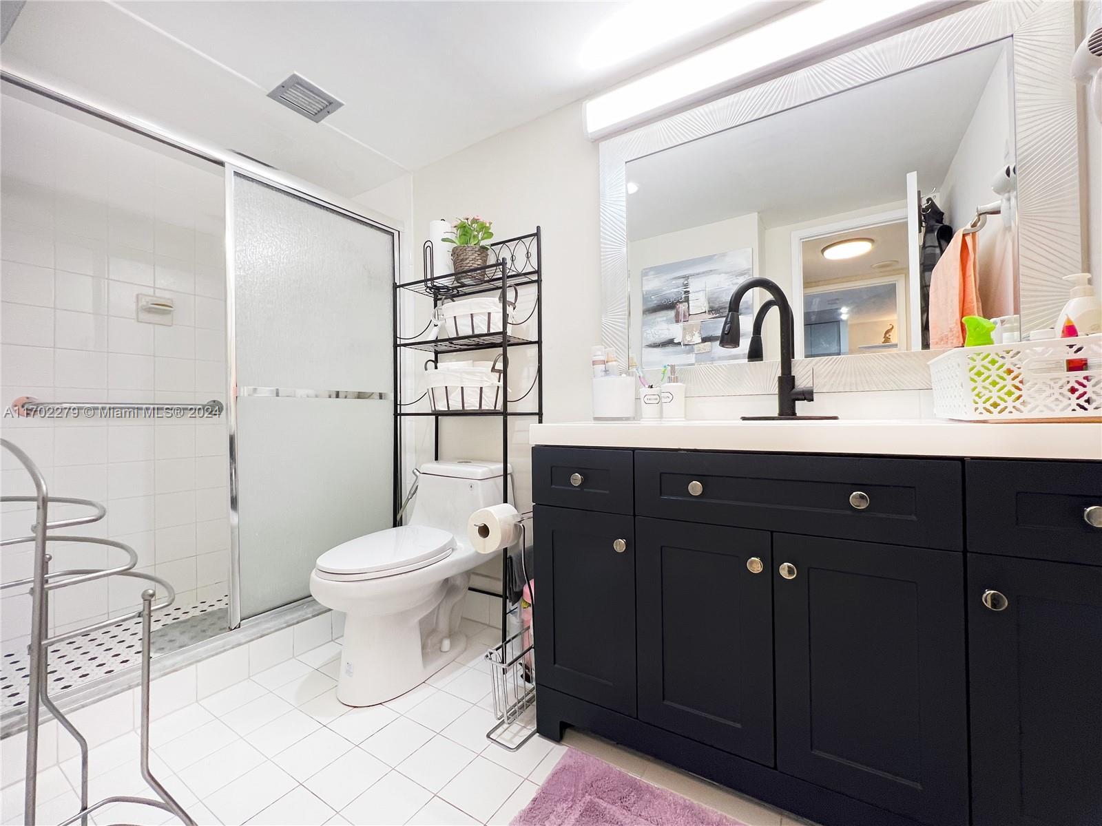 ADMIRALS PORT CONDO-EAST - Residential