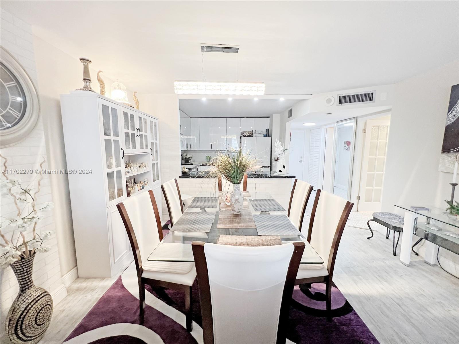 ADMIRALS PORT CONDO-EAST - Residential