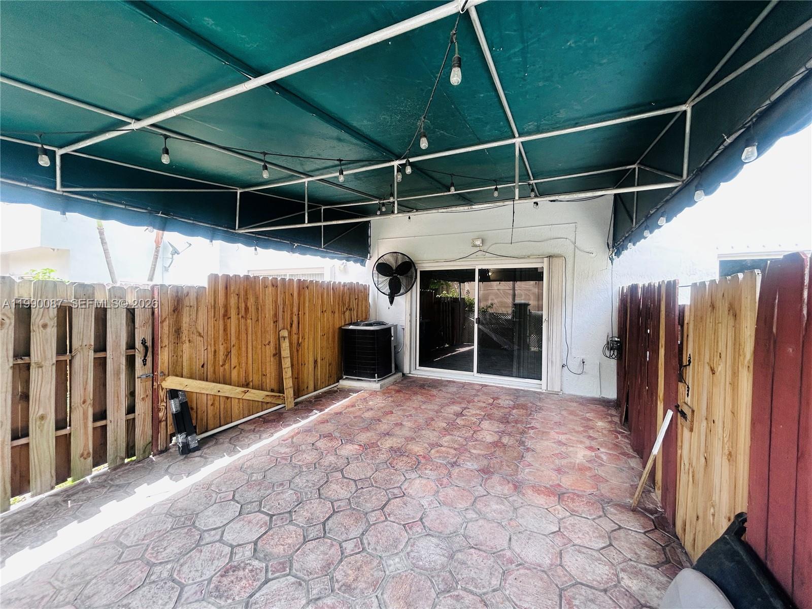 LES JARDINS CONDO - Residential Lease