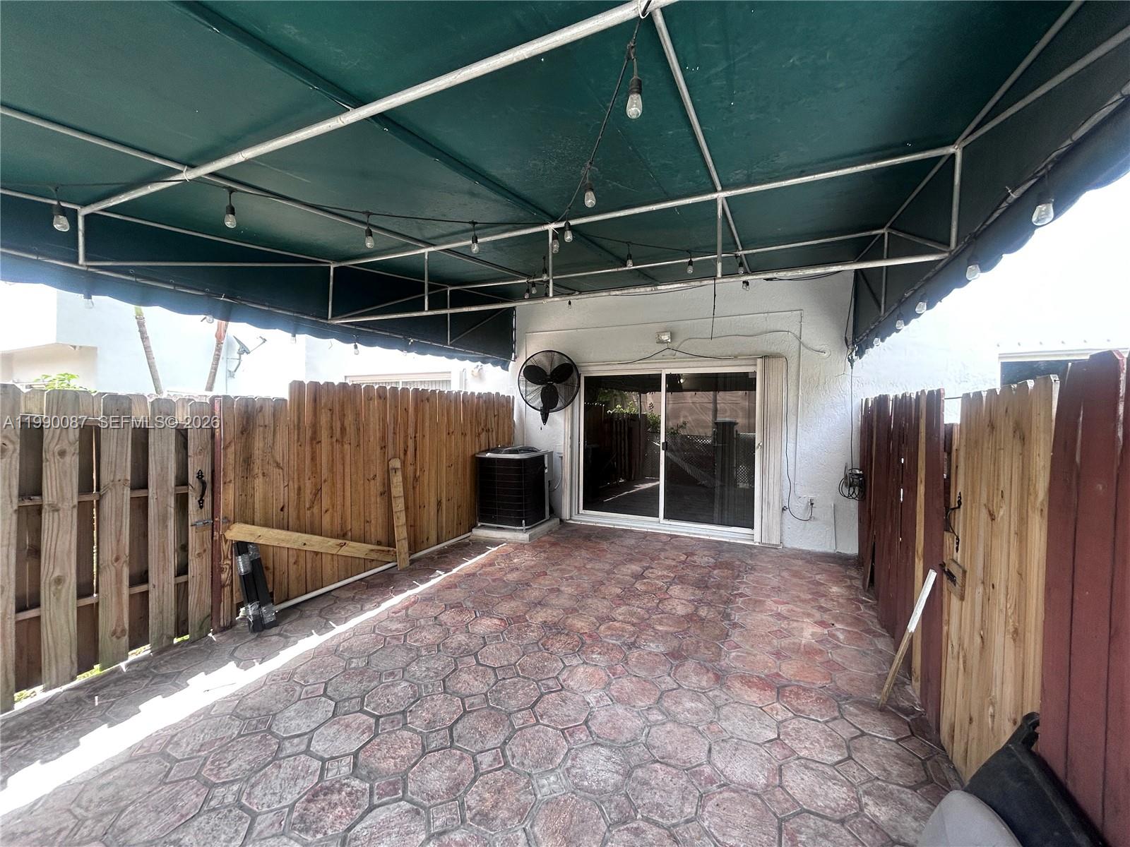 LES JARDINS CONDO - Residential Lease