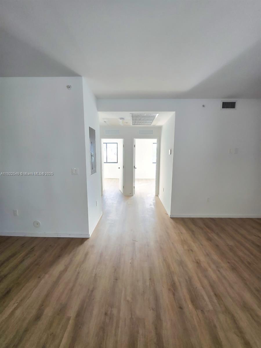 DE LEON PARK - Residential Lease