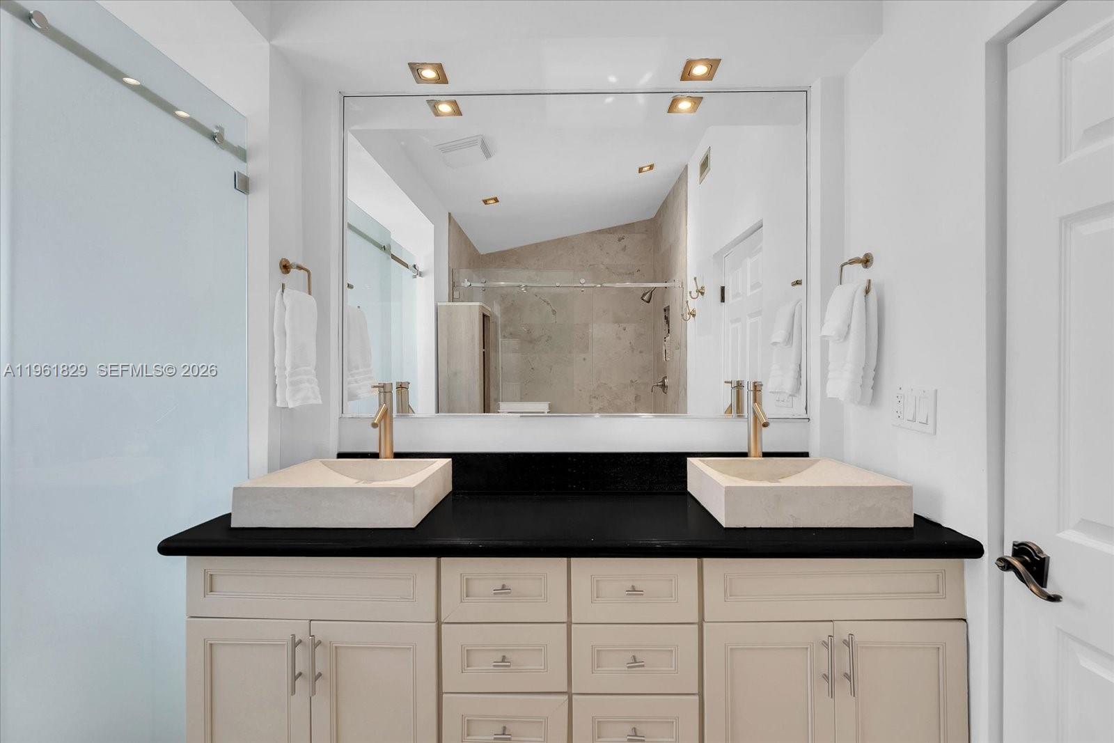 CORAL GABLES RIVIERA SEC - Residential