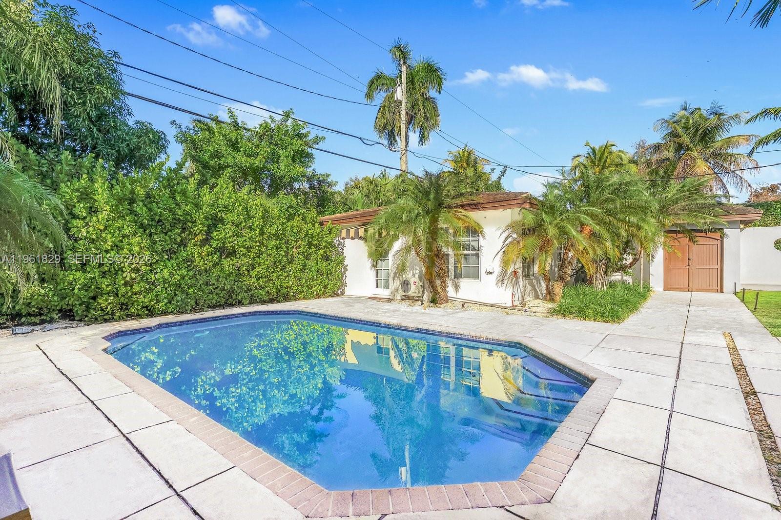 CORAL GABLES RIVIERA SEC - Residential