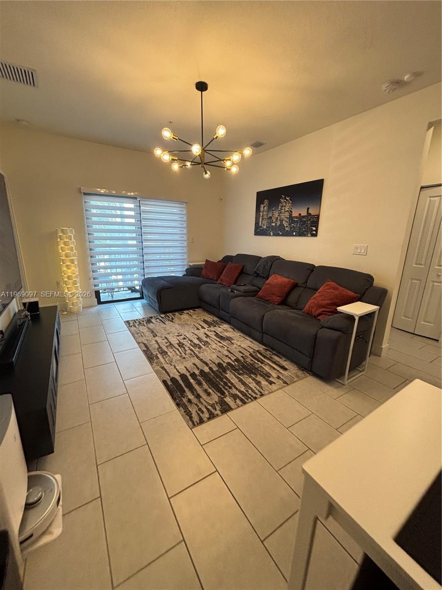 DOWNTOWN DORAL SOUTH PHAS - Residential Lease