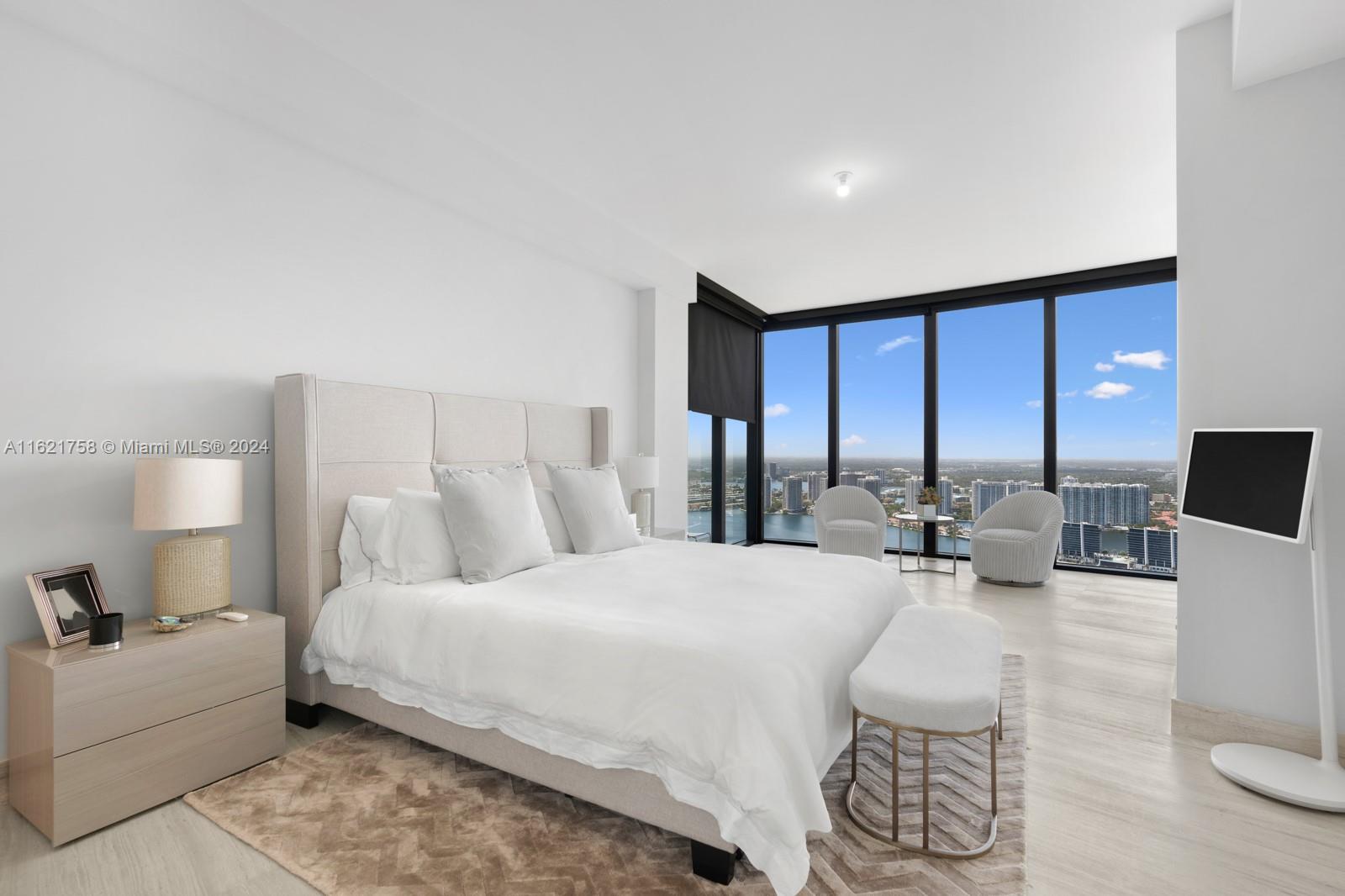 18555 COLLINS AVENUE COND - Residential