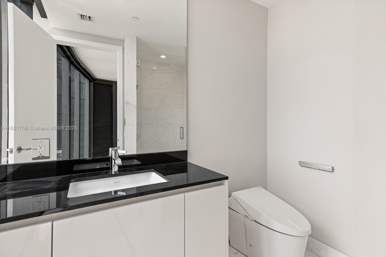 18555 COLLINS AVENUE COND - Residential