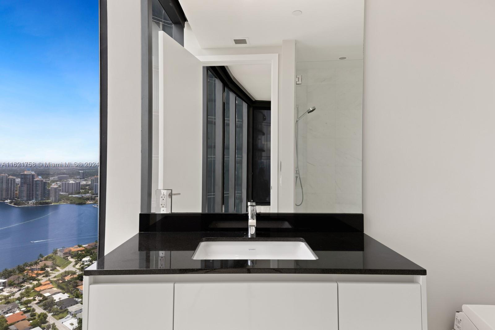 18555 COLLINS AVENUE COND - Residential