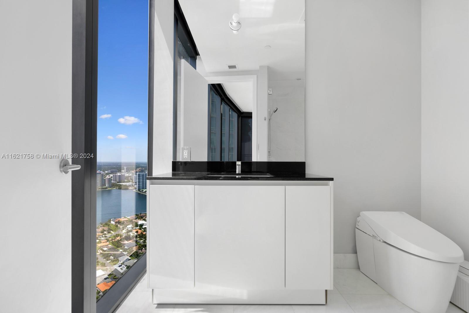 18555 COLLINS AVENUE COND - Residential