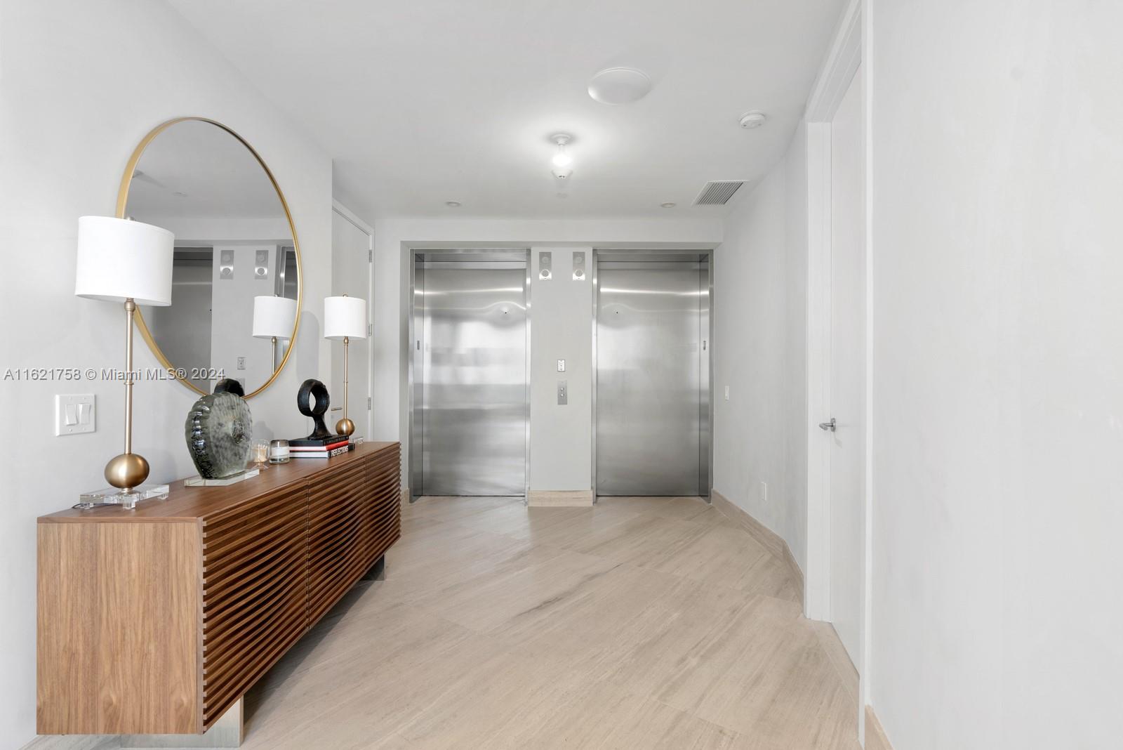 18555 COLLINS AVENUE COND - Residential