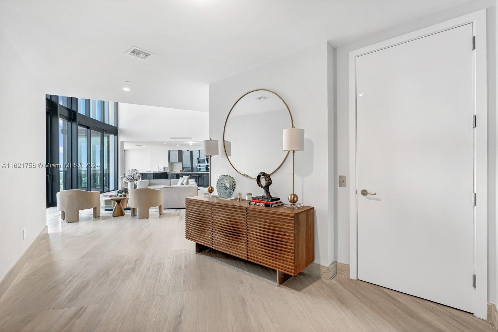 18555 COLLINS AVENUE COND - Residential