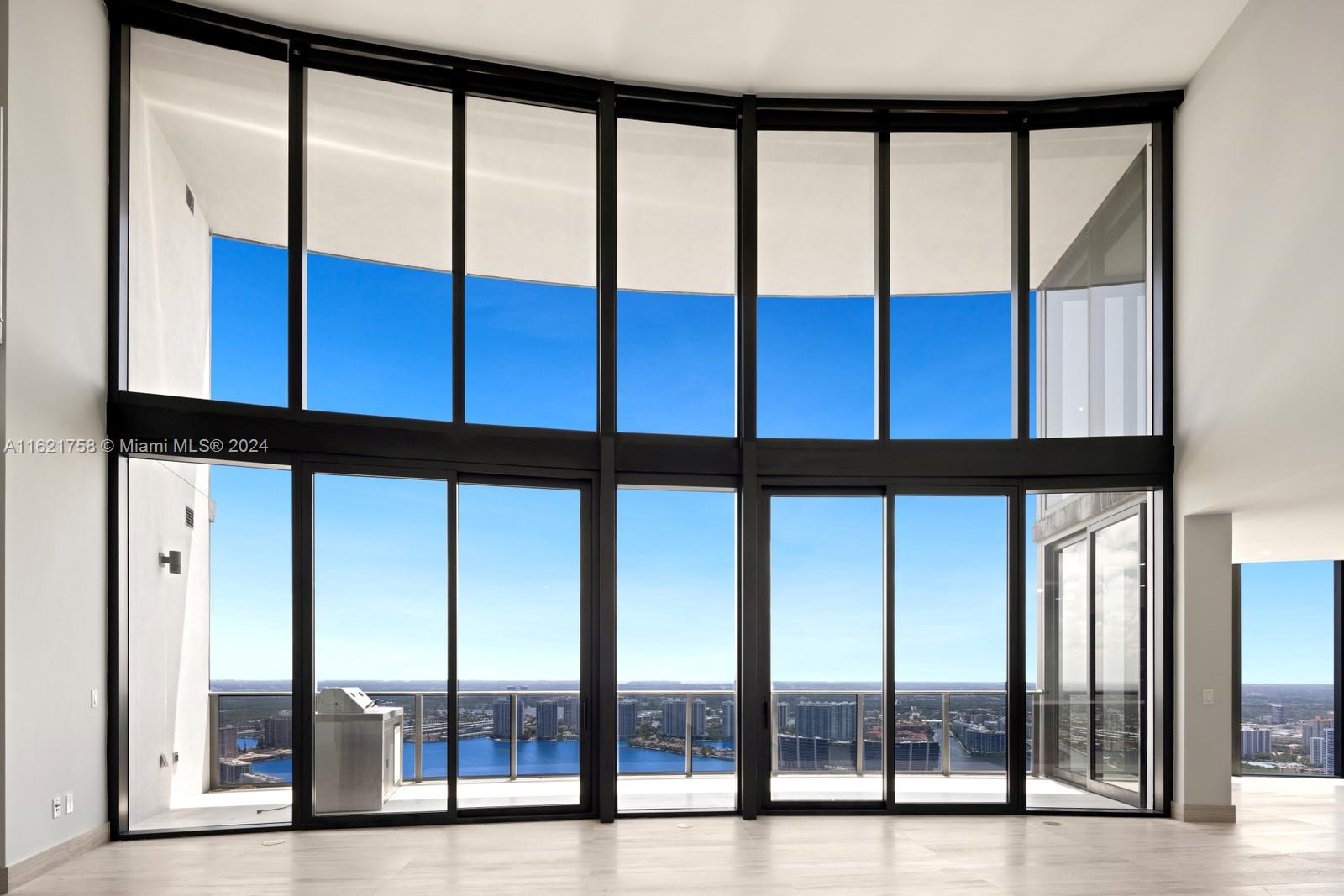 18555 COLLINS AVENUE COND - Residential