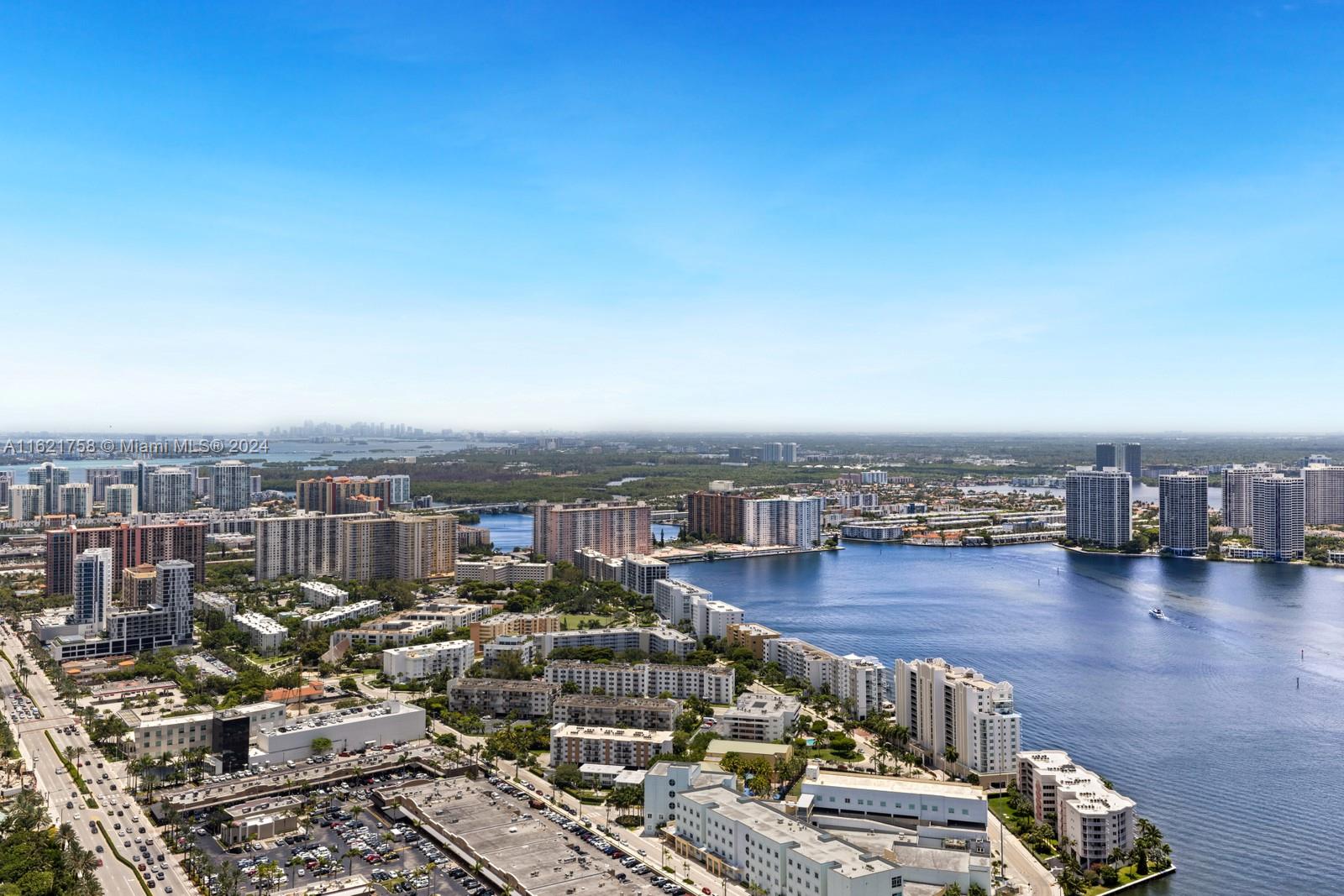 18555 COLLINS AVENUE COND - Residential