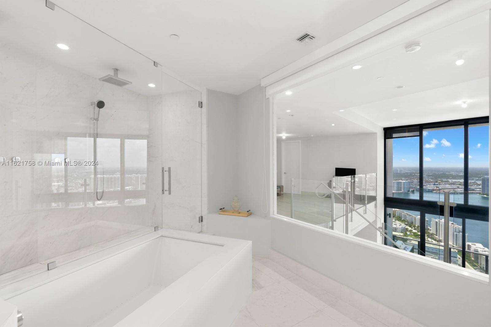 18555 COLLINS AVENUE COND - Residential