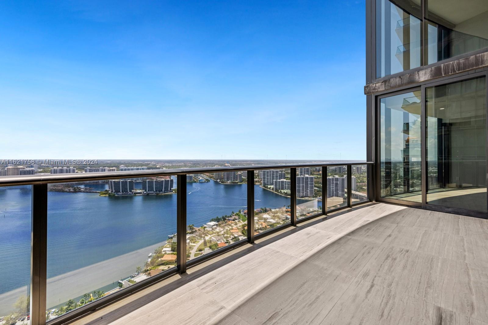 18555 COLLINS AVENUE COND - Residential