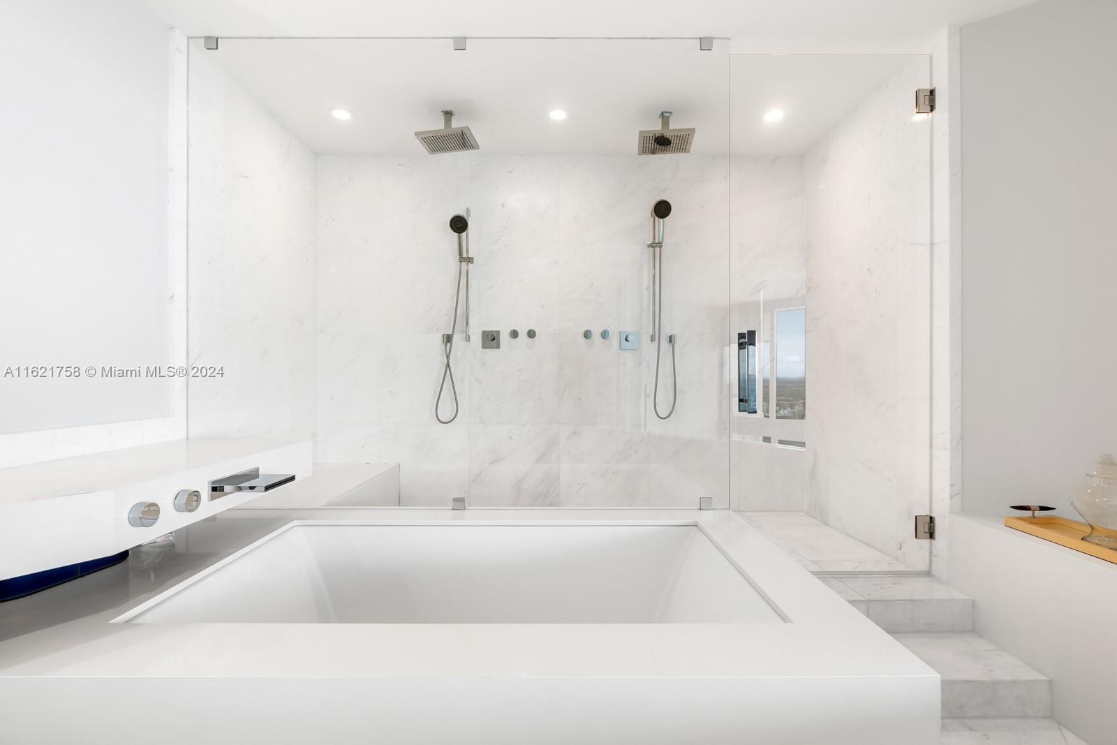 18555 COLLINS AVENUE COND - Residential