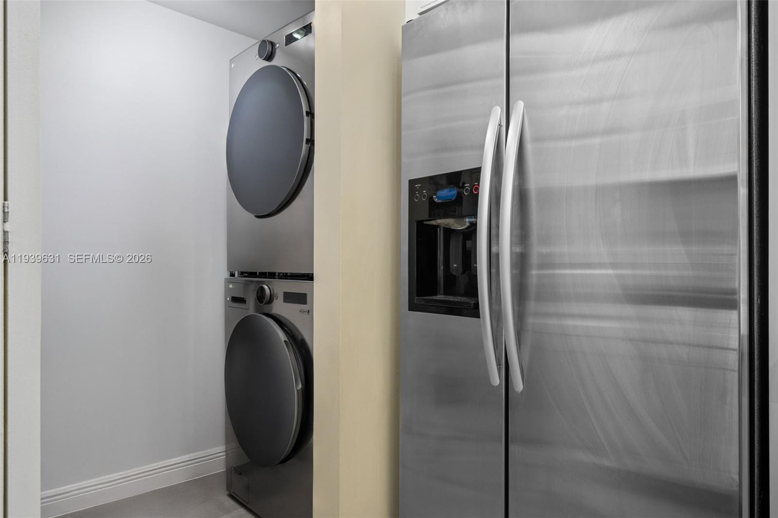 DUO CONDOMINIUM EAST - Residential