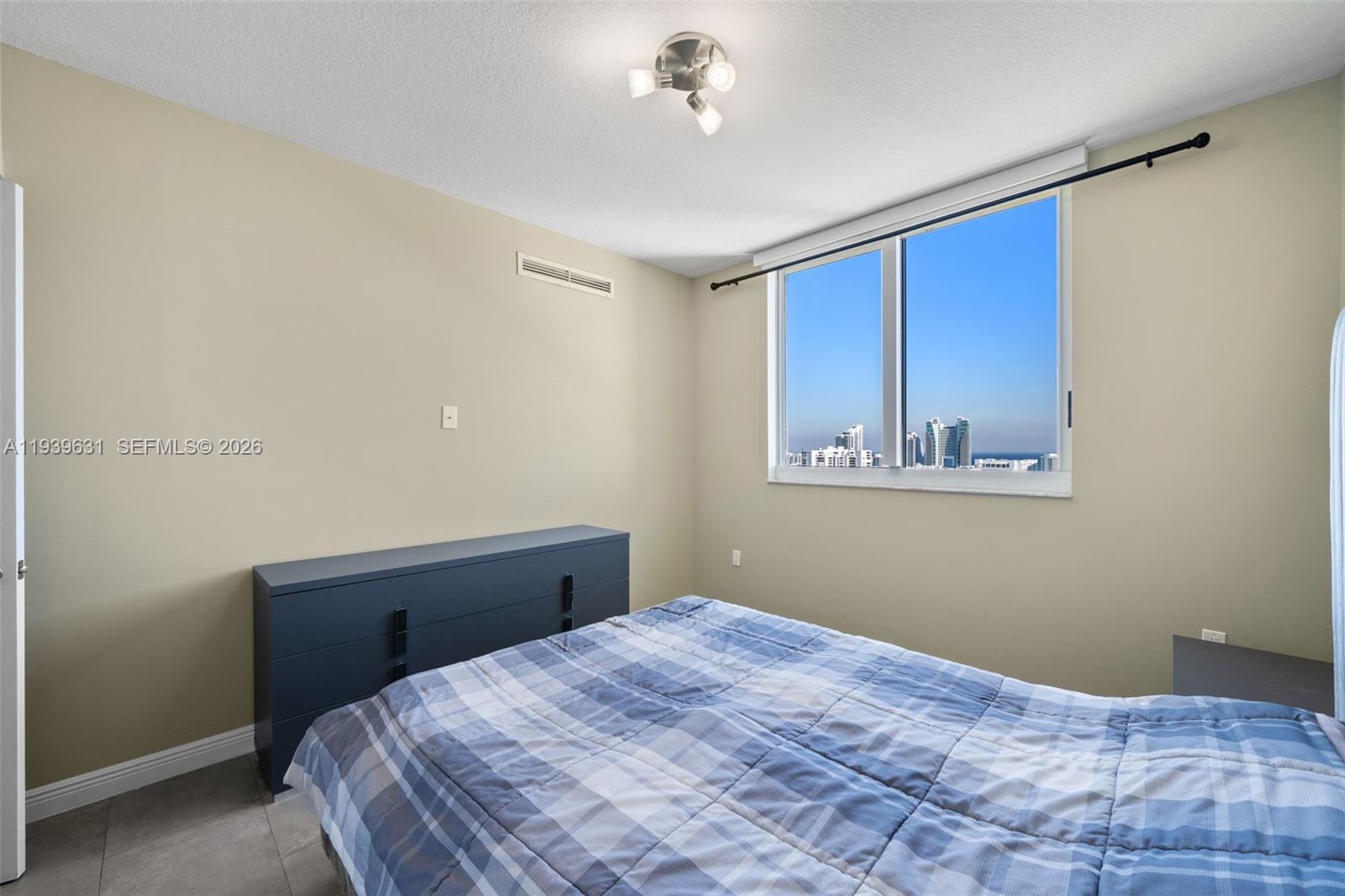 DUO CONDOMINIUM EAST - Residential