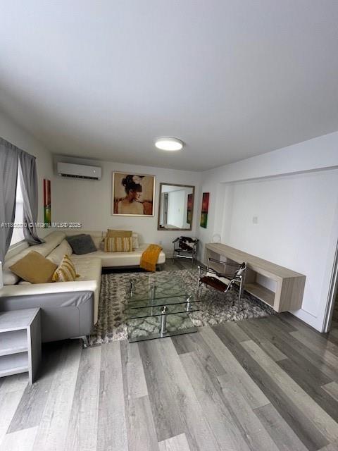 Beautiful and spacious apartment in Hollywood Florida. ELECTRIC AND WATER INCLUDED IN RENT! ONLY FiRST AND SECURITY REQUIRED! kitchen cabinetry with granite counter tops, Washer and dryer on the Unit. Great Location in Hollywood, close to Schools, shopping's, restaurants. Please contact listing agent, Easy to show.