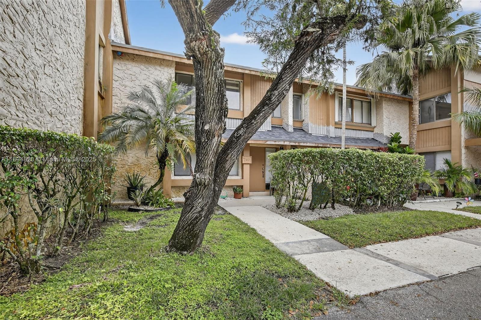 WIMBLEDON AT JACARANDA CO - Residential Lease