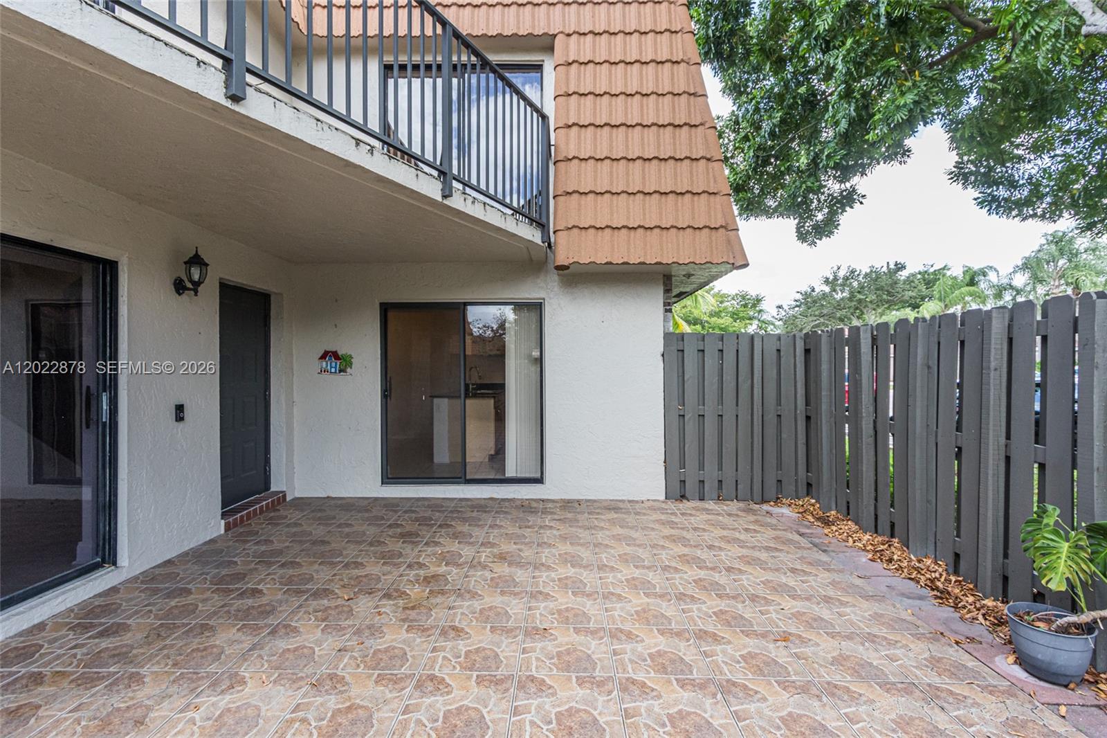 1530 W Harmony Lake Cir, Davie, FL, 33324/$450,000 3 1530 W Harmony Lake Cir
