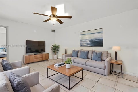 Photo of 1530 W Harmony Lake Cir, Davie, FL 33324 (MLS # A12022878)