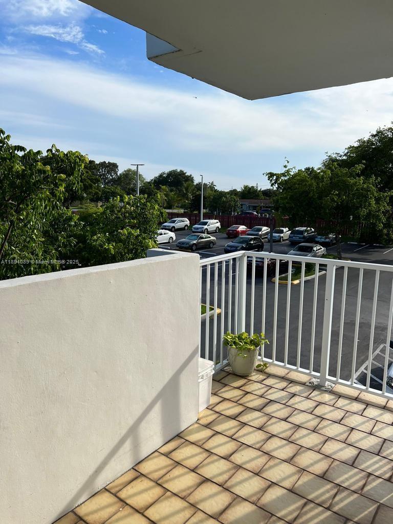 WILSHIRE CONDO - Residential Lease