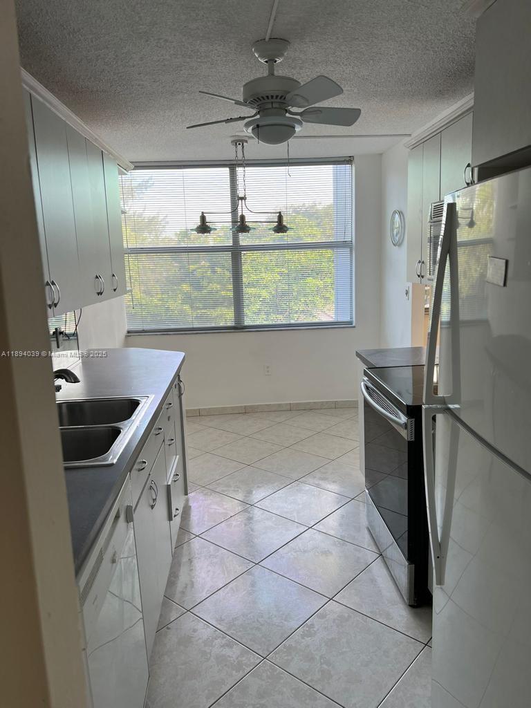 WILSHIRE CONDO - Residential Lease