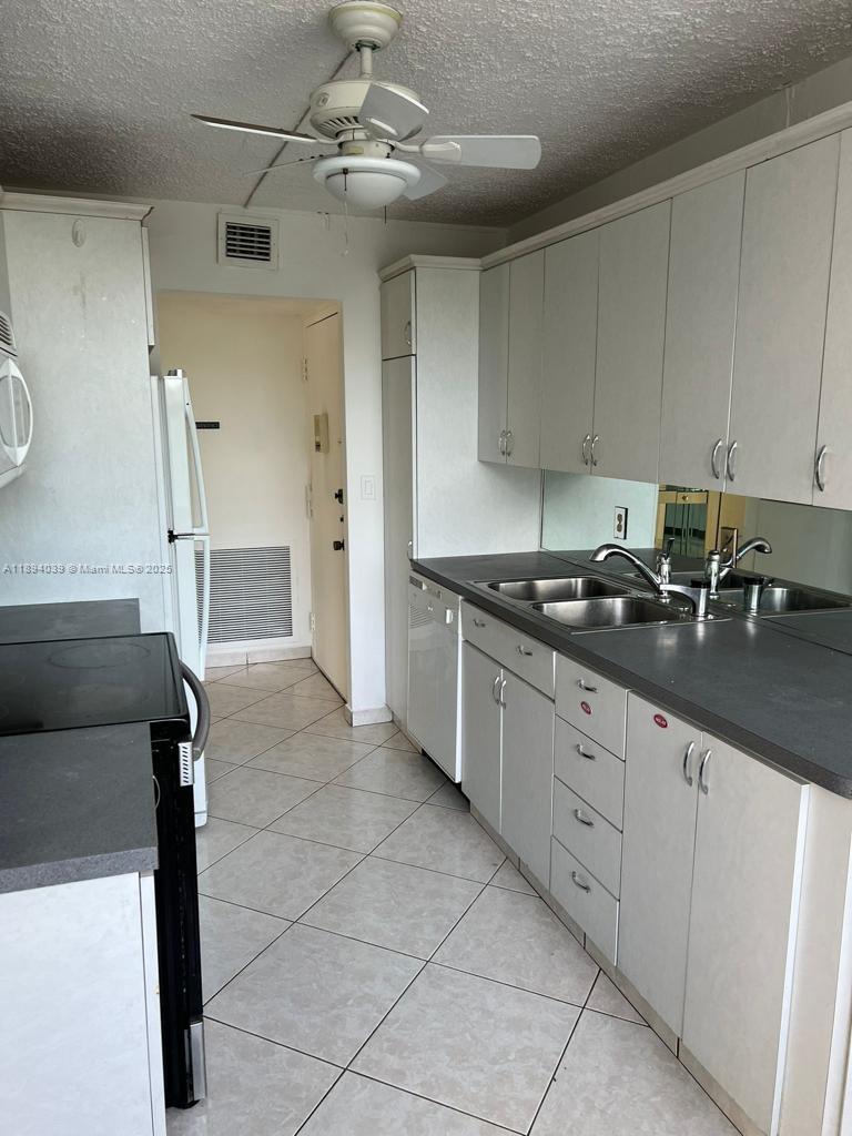 WILSHIRE CONDO - Residential Lease