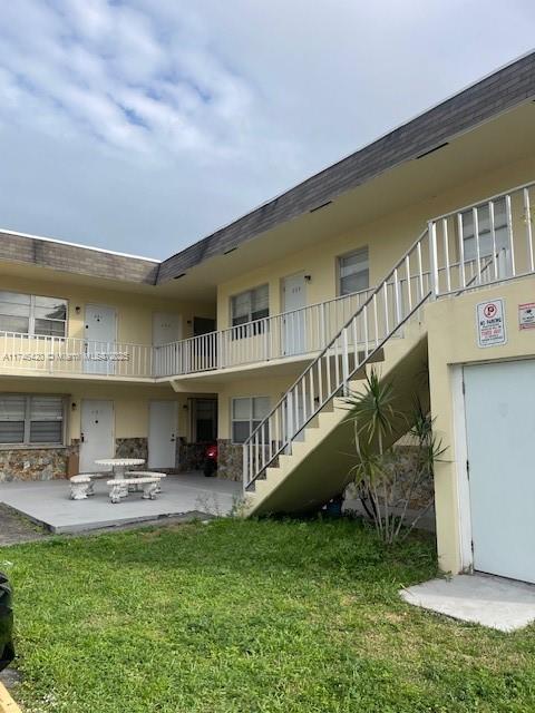 1449 N 14th Way 202, Hollywood, Broward County, Florida - 2 Bedrooms  
2 Bathrooms - 