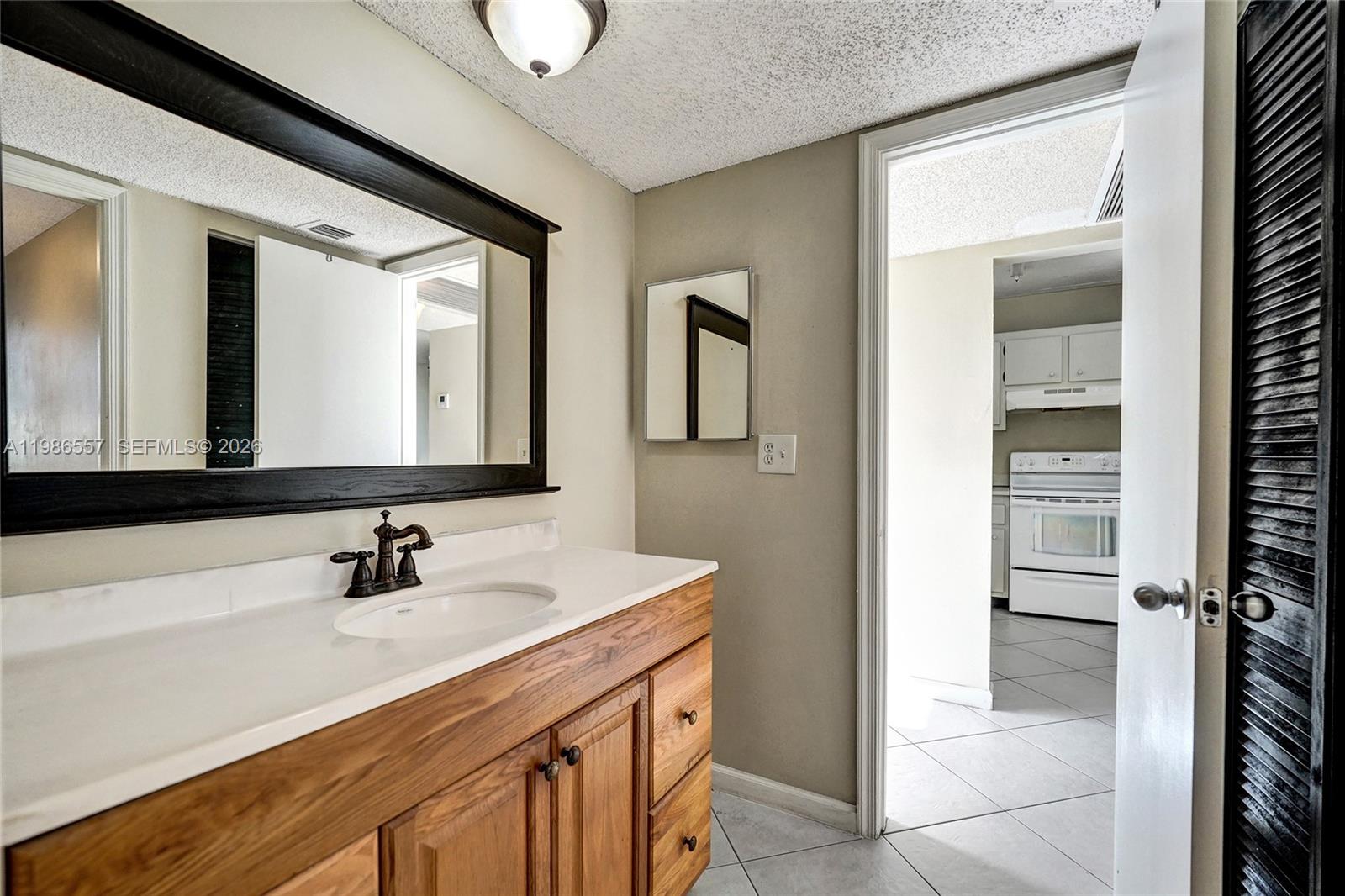 POINCIANA 4 OF PINE ISLAN - Residential Lease