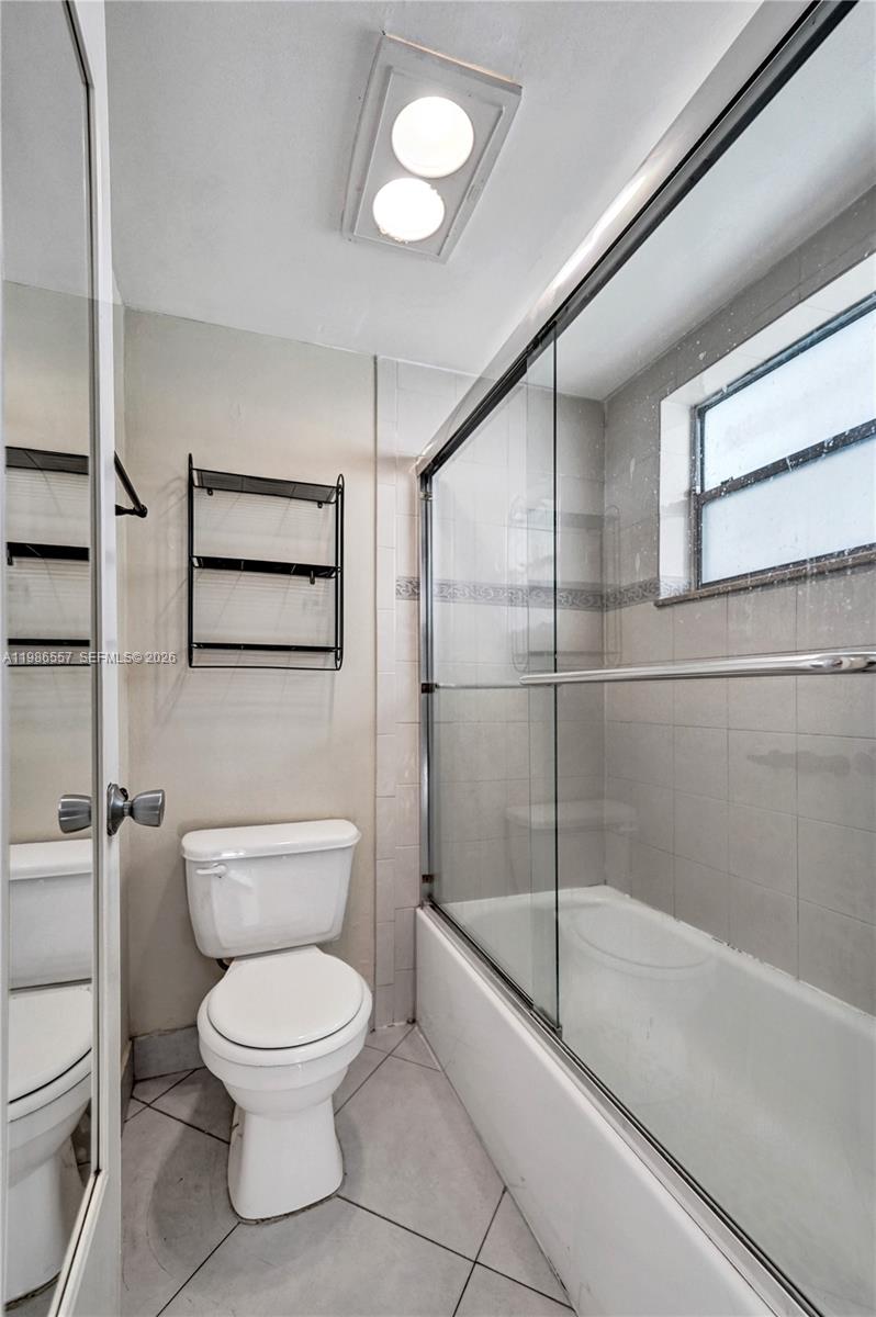 POINCIANA 4 OF PINE ISLAN - Residential Lease