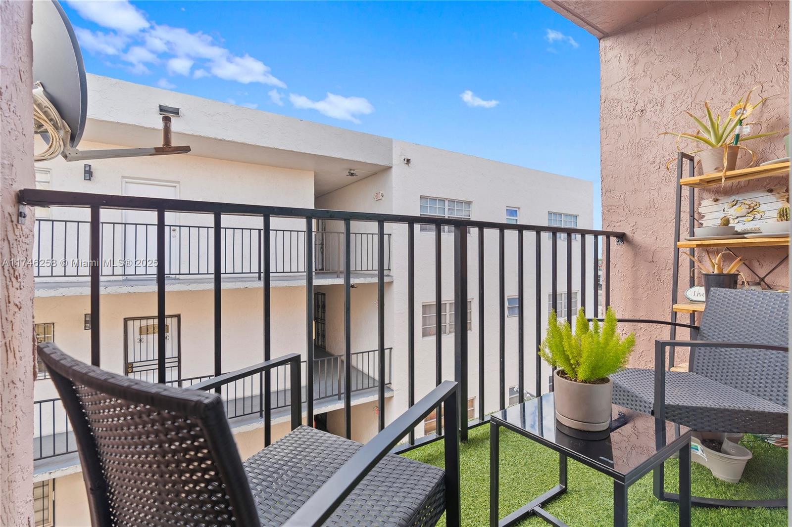 VILLA LUISA CONDO - Residential