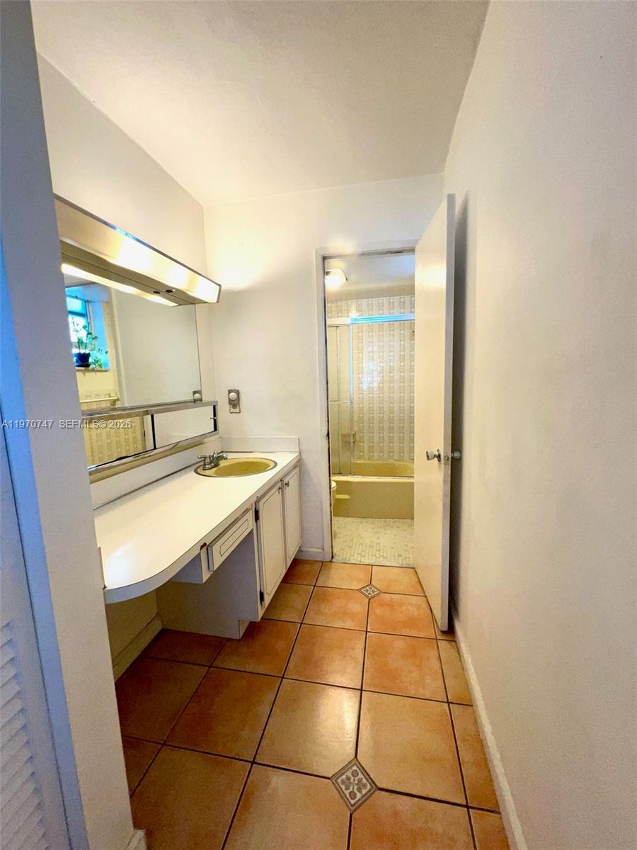 LINCOLN PALACE CONDO - Residential