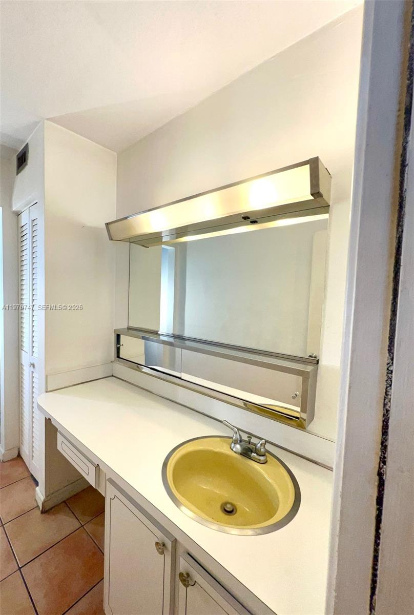 LINCOLN PALACE CONDO - Residential