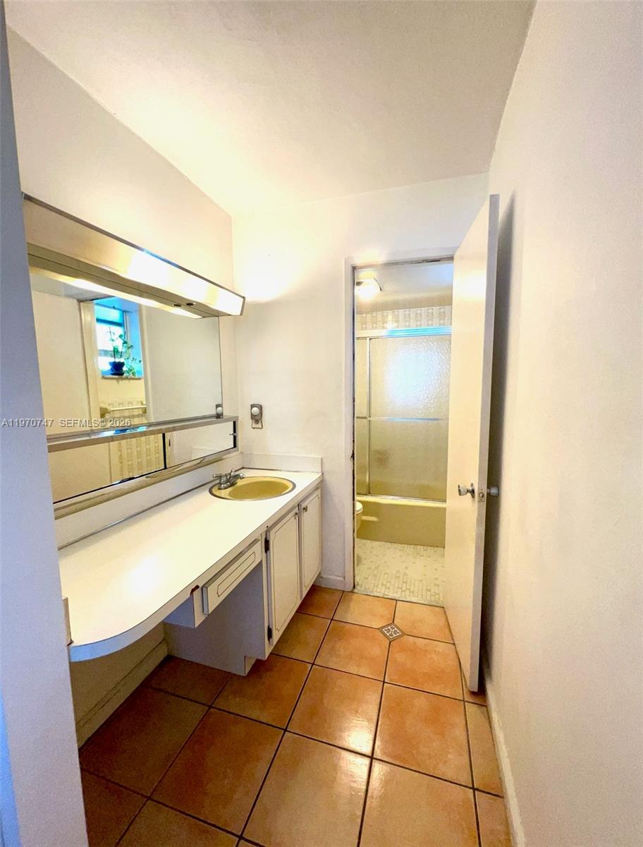 LINCOLN PALACE CONDO - Residential