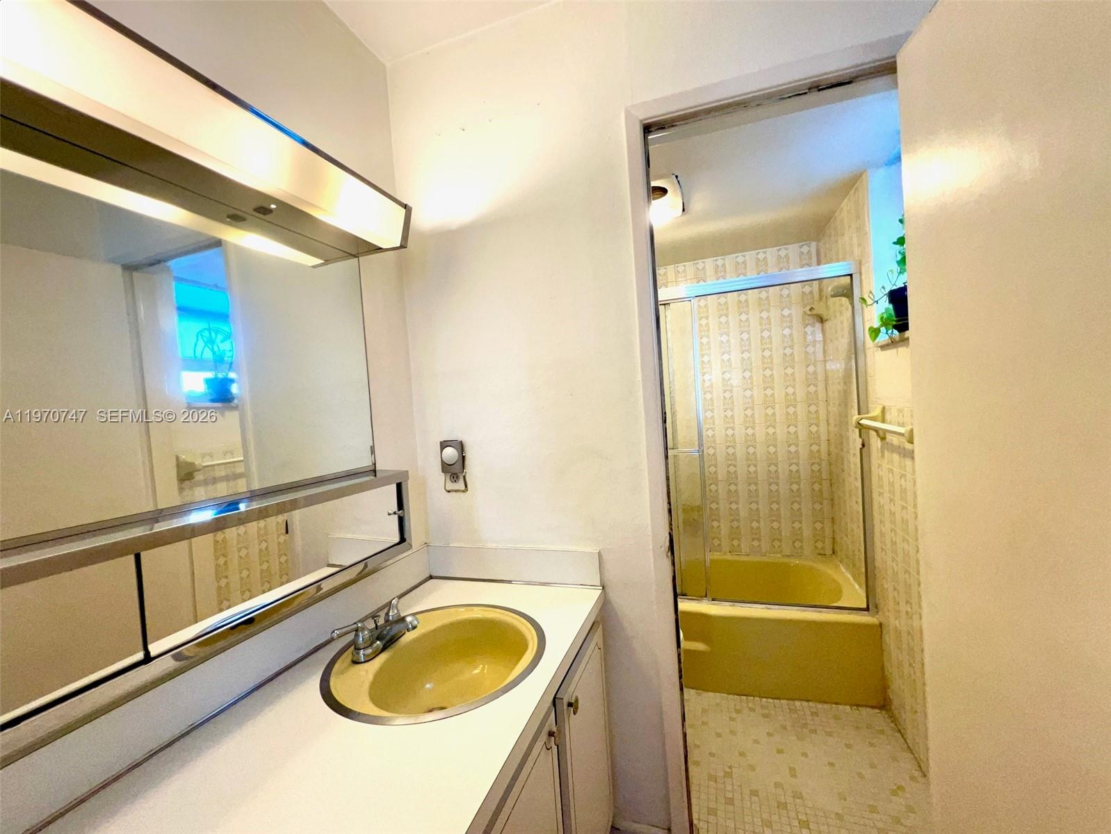 LINCOLN PALACE CONDO - Residential