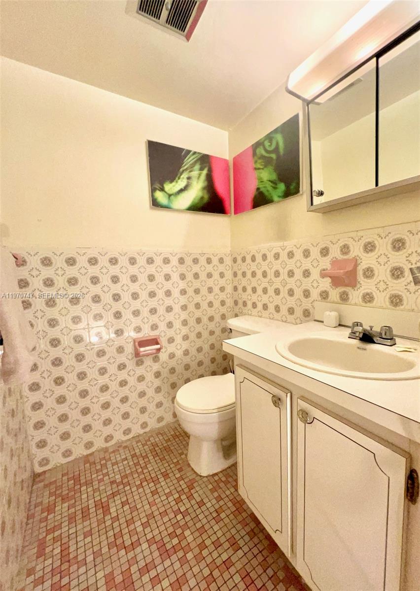 LINCOLN PALACE CONDO - Residential