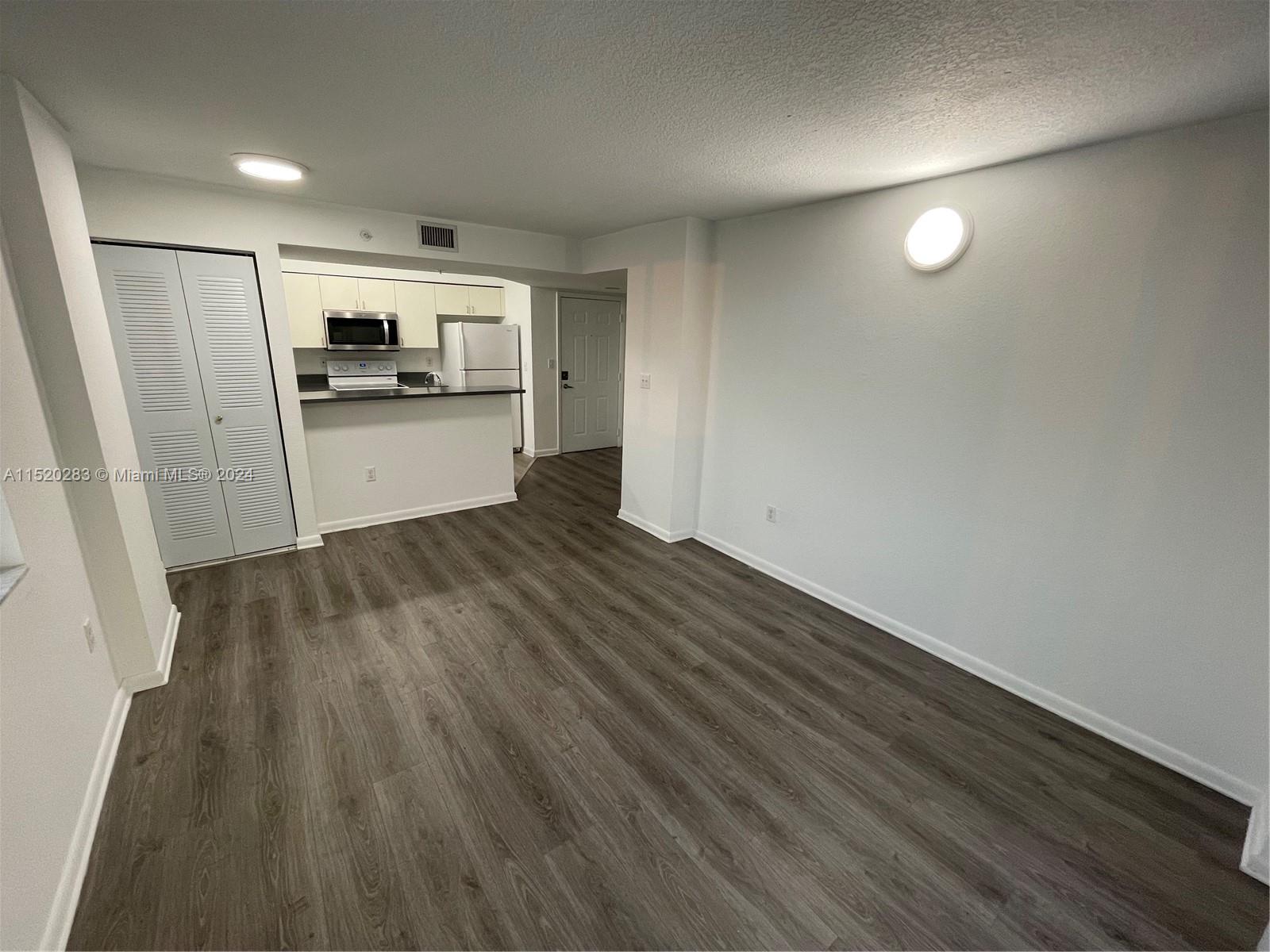 SAN LORENZO CONDO - Residential Lease