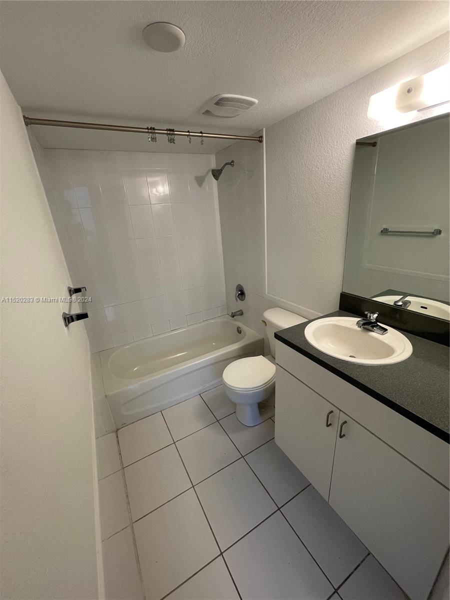 SAN LORENZO CONDO - Residential Lease
