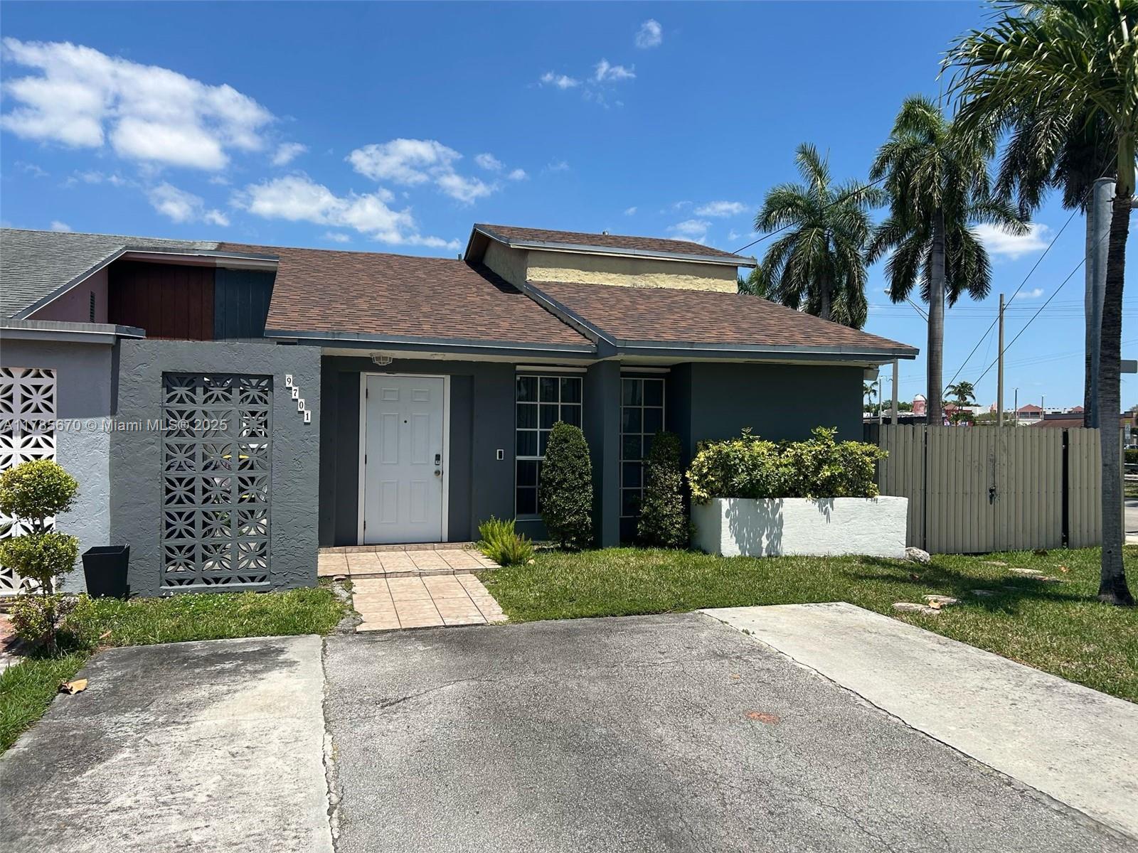 9701 Sw 1st St, Miami, Broward County, Florida - 2 Bedrooms  
2 Bathrooms - 